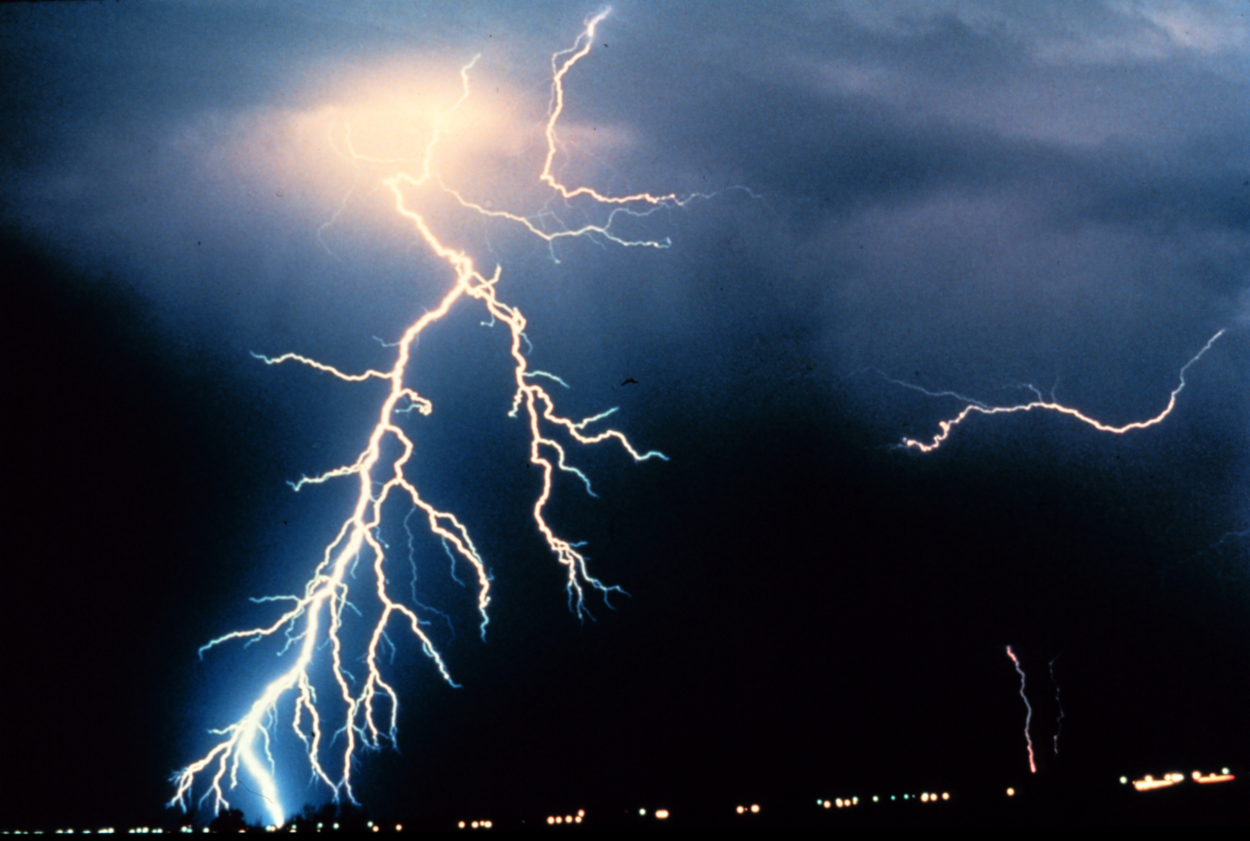 Electricitat per entendre el món. Descobrir allò que ens envolta